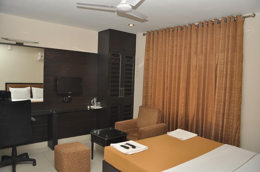 City Home Chennai Room photo